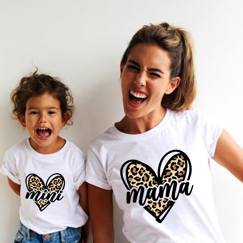 Mama Mimi Leopar Kalp Baskı Ai - Plant Parent T Shirt incelemesi ve fiyatı